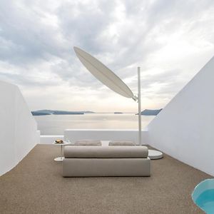 Iconic Suite Private Outdoor Plunge Pool Caldera View