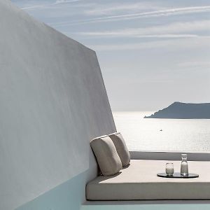Mythic Suite Private Outdoor Plunge Pool 180o Caldera View